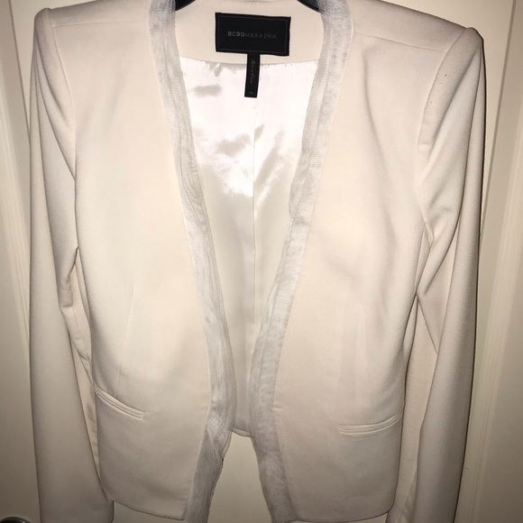 BCBG blazers. BLACK IS SMALL, WHITE IS SIZE XS! - Picture 3 of 6